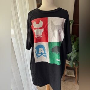 Graphic‎ T-Shirt with Superhero Icons